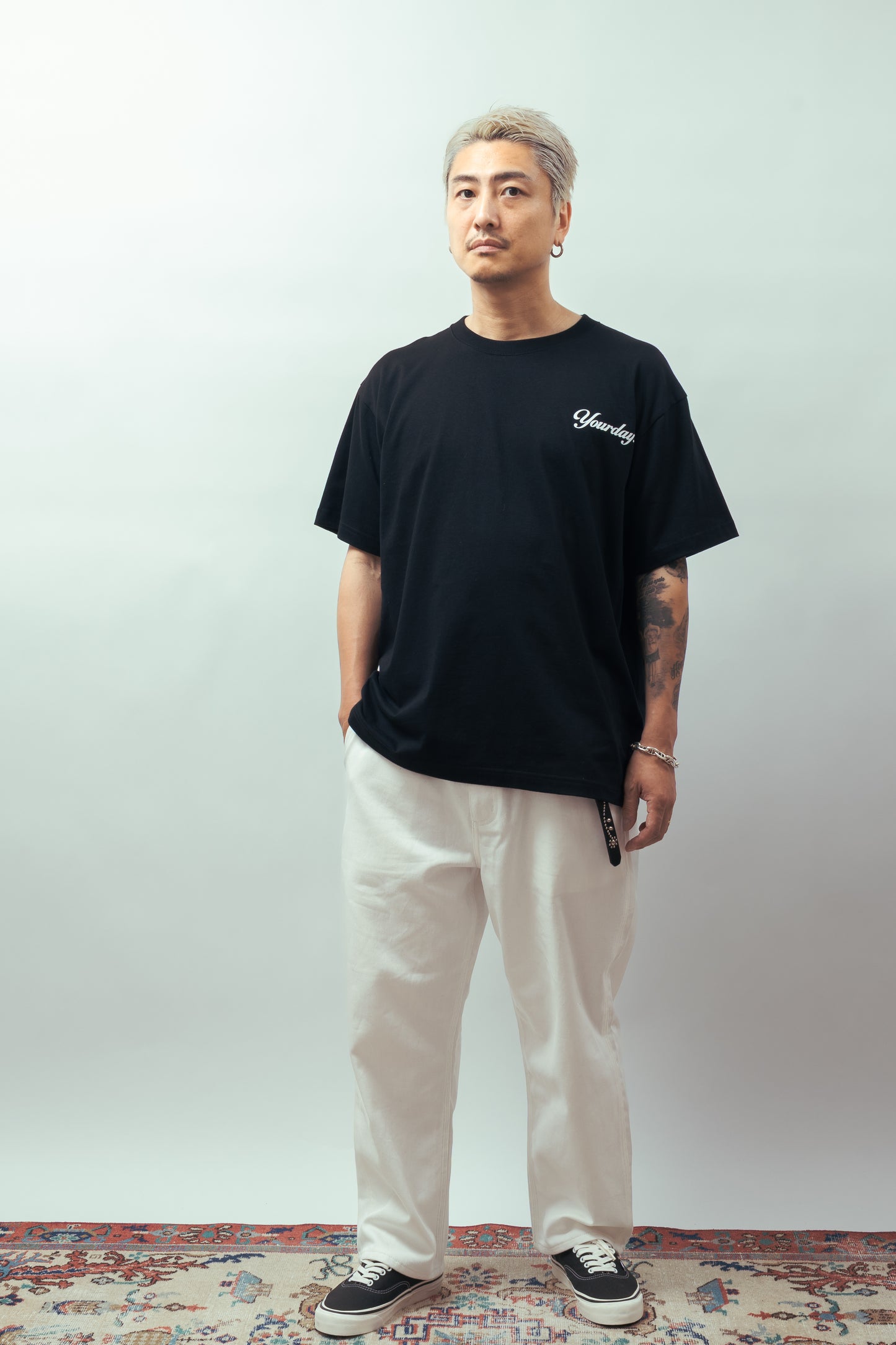 SIGNATURE TEE (BLACK)