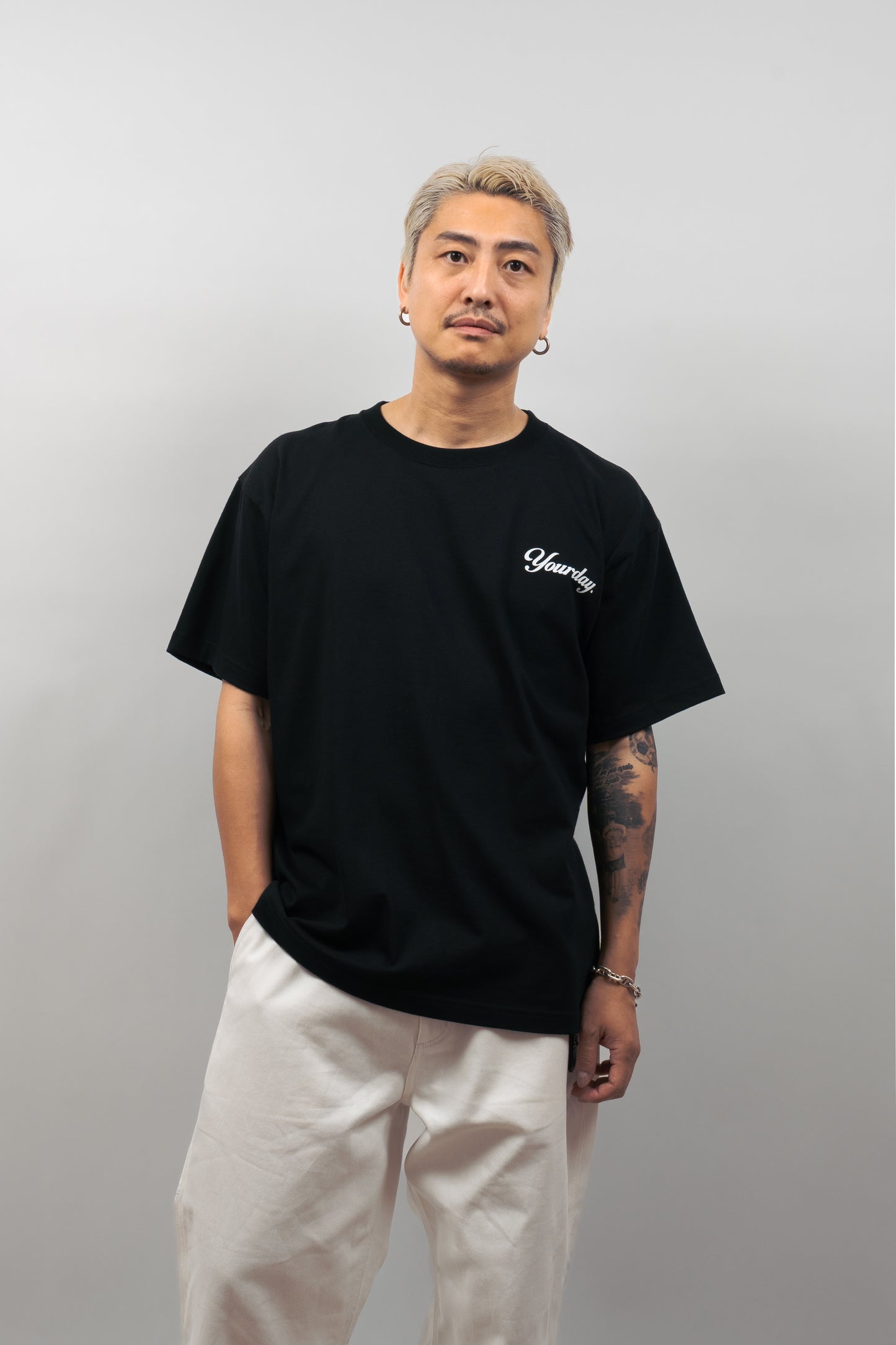 SIGNATURE TEE (BLACK)