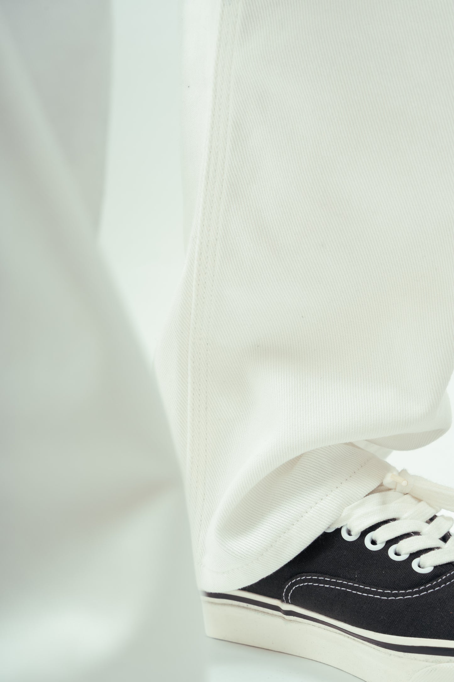 [PRE-ORDER] AFTERGLOW PANTS (WHITE)
