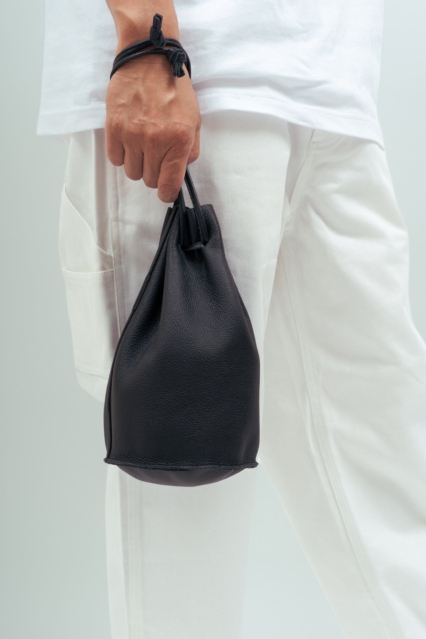 EVERYDAY LEATHER KINCHAKU