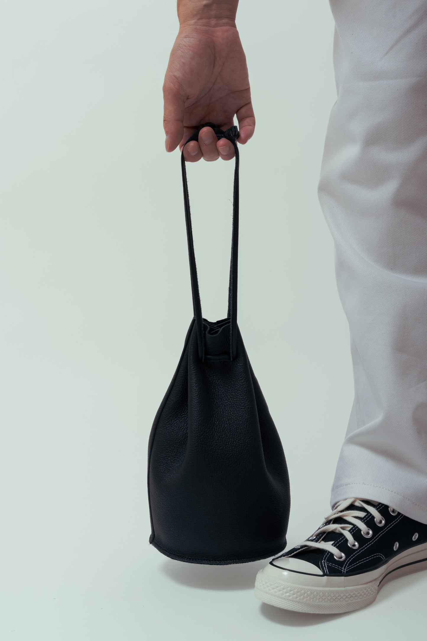 EVERYDAY LEATHER KINCHAKU